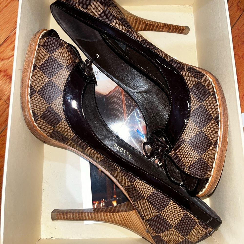 Louis vuitton monogram pumps - Picture 2 of 3
